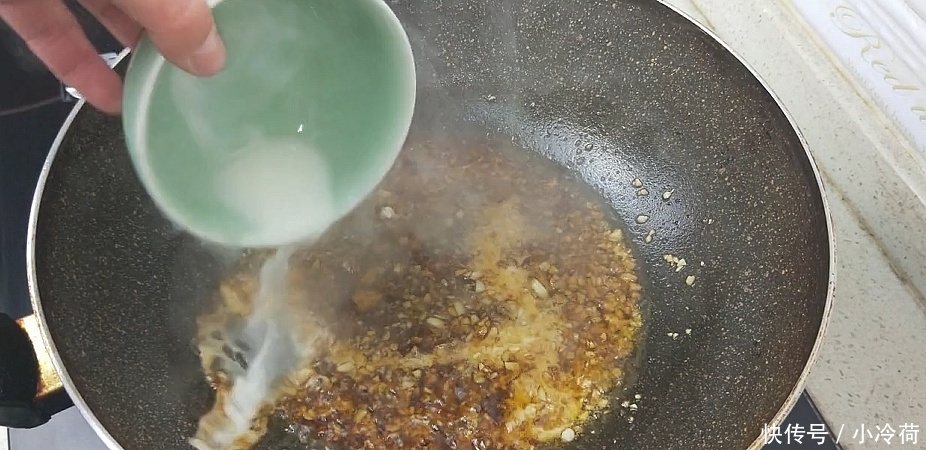  生菜怎么做好吃？教你秘制美味的“蚝油生菜”，好吃营养又下饭