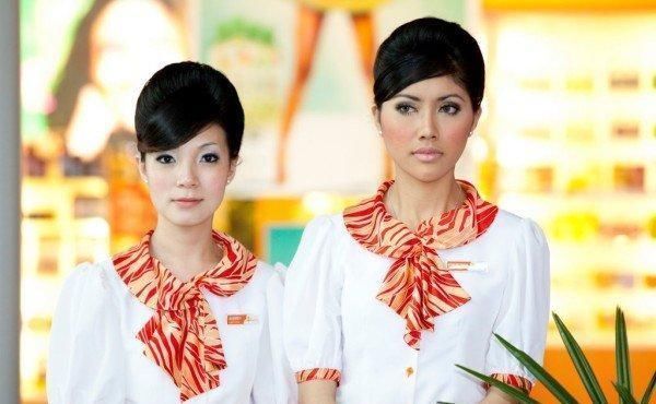 老年|世界各国空姐你都见过哪些国家的最喜欢哪个航空的空姐!