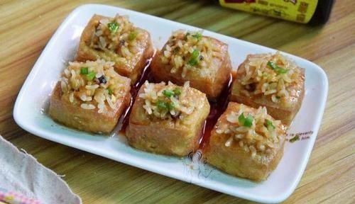 这道菜,我家三天两头准吃一次,只需蒸一蒸,每次1大盘不够吃