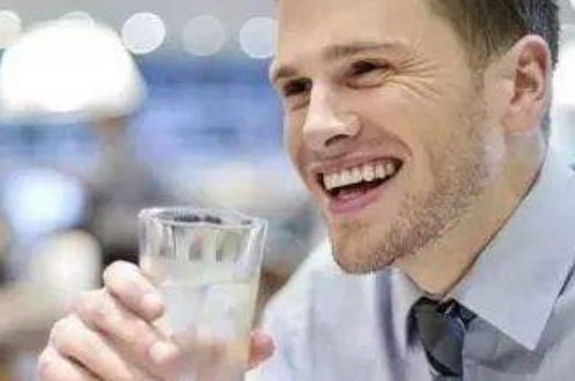 男人|男人晨起时,以下4件事坚持完成,肾脏或许会越来越强壮