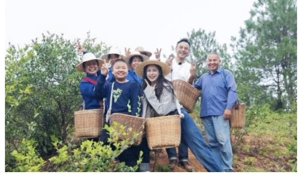 获得官方认可,与村民打成一片的乡村节目,云上小店开张