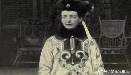 评价|慈禧画像20多岁的身子，69岁的脸，洋人评价“娇小”可人！