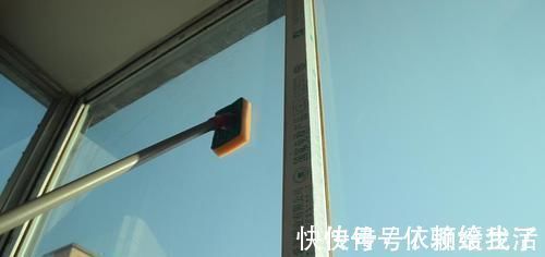 你家里有用旧不要的百洁布吗?这个用途太聪明了,越早知道越好