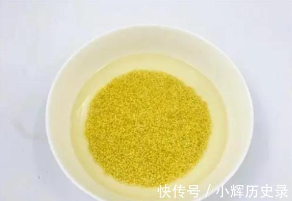 营养物质|煮小米粥,最忌直接下锅,厨师长分享3个技巧,出锅粥香浓又黏稠