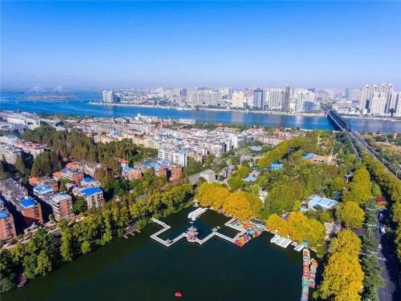 贾玲向全国网友推介襄阳！