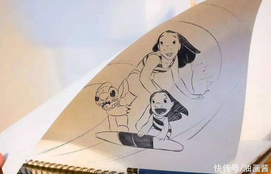 爱丽丝@突破次元界限,这些笔记本上的插画,都跳出来了