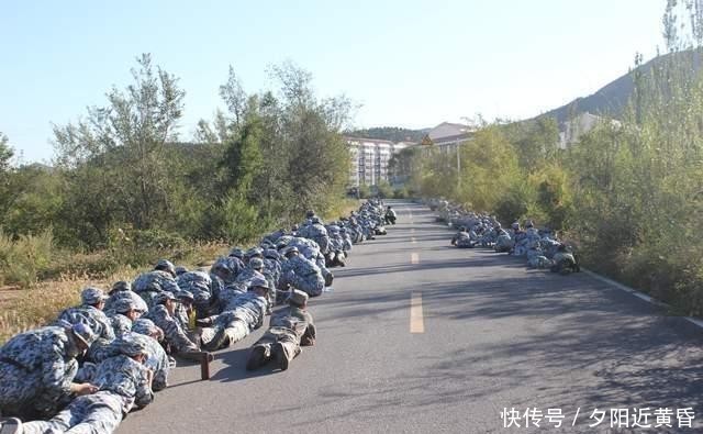 距离|原子弹爆炸时，跳进水里能保住性命吗？日本人用亲身体验给出答案