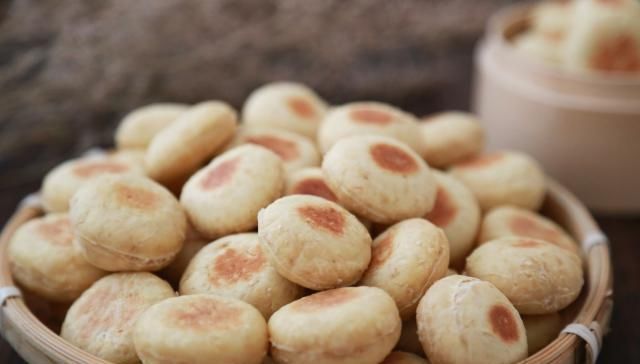 用水|燕麦片中加4个鸡蛋,不用水不用蒸,鲜甜松软,比包子馒头还好吃