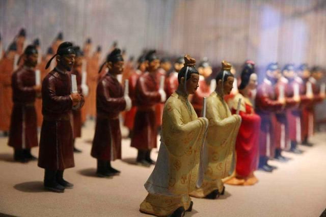 贪官|朱元璋惩治贪官,太子意见相左,负责传话的御史却“疯”了