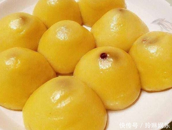 做粘豆包,需掌握一些技巧,便能一次成功,香甜软糯又养胃