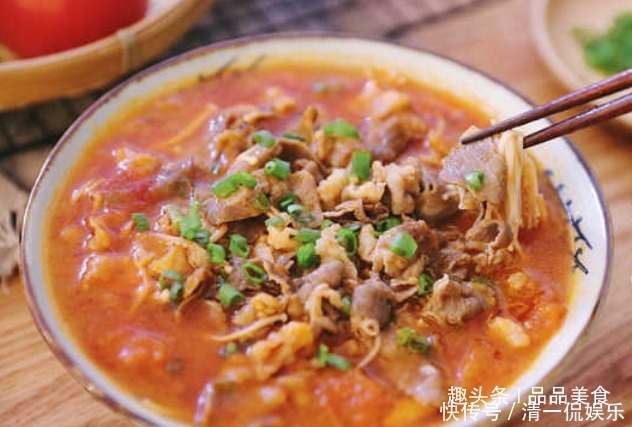 酸甜|酸甜开胃番茄肥牛,皮酥肉嫩虎皮凤爪,配上小酒,生活够惬意了