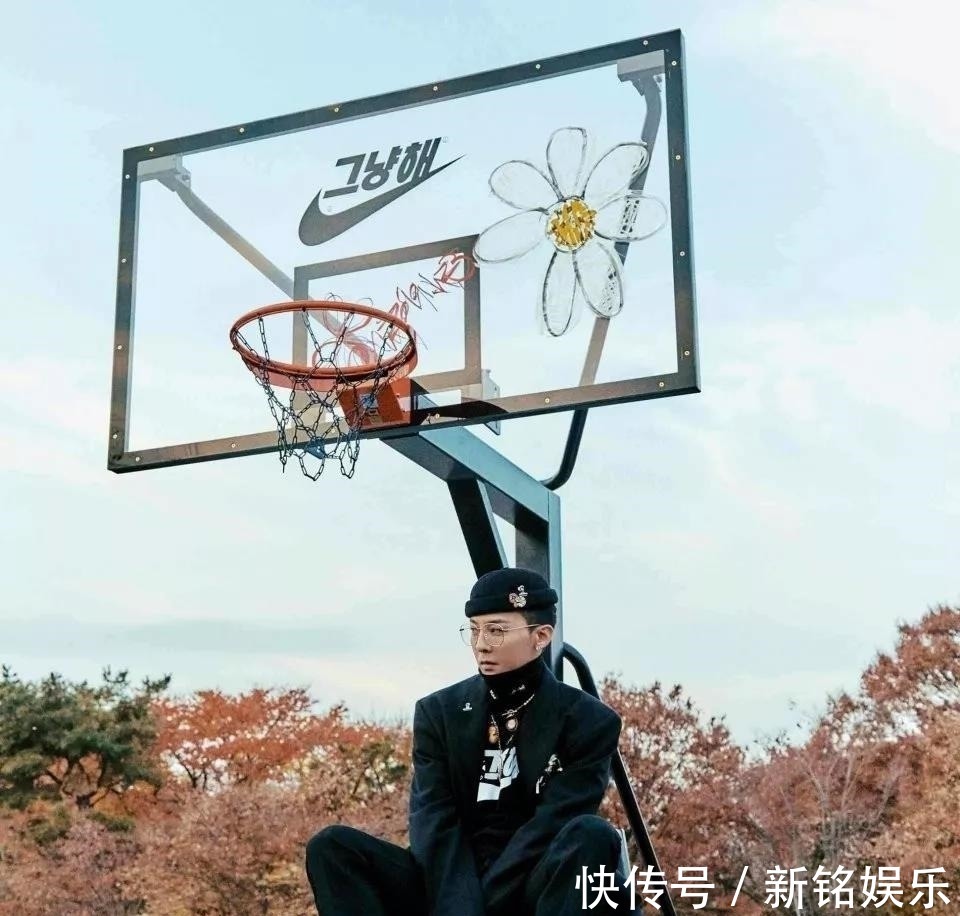 bigbang 合作的联名鞋直接秒空,连50码的都卖完,价格居然高达3万一双?