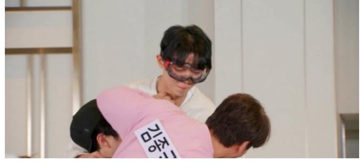 【RM】全昭旻启动了“爱情青蛙”模式,对朱宇宰展开了充满私心的“求爱”!