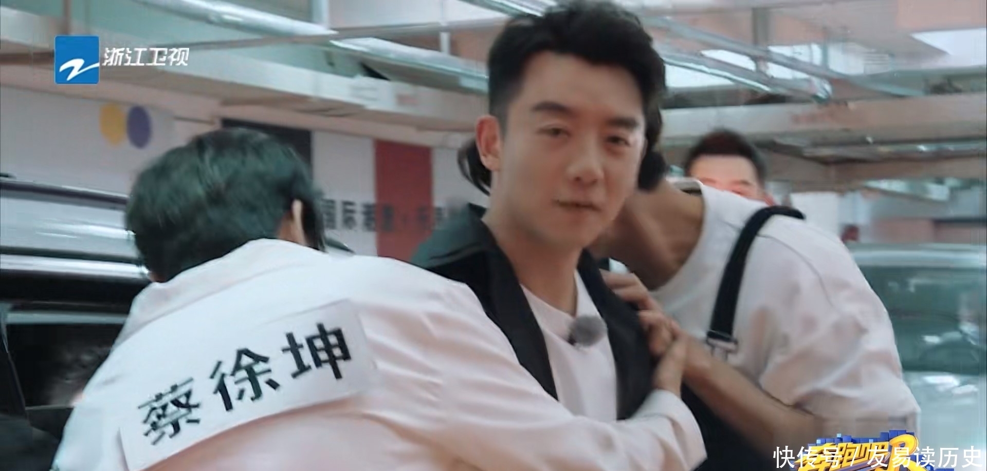 兄弟团|有一种甜叫“郑恺苗苗”,这期《奔跑吧》太齁了