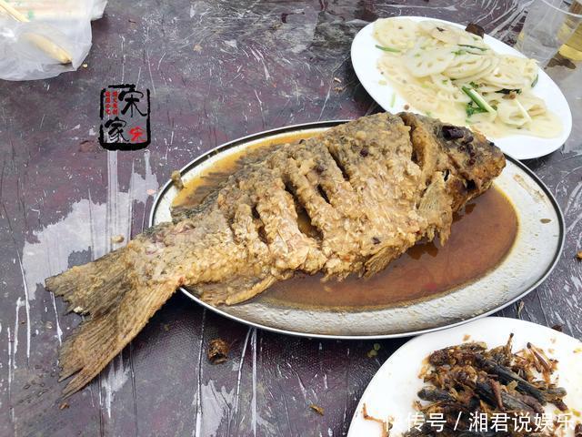  宴席|农村330元一桌的宴席，鸡鸭鱼肉都有，利润在哪