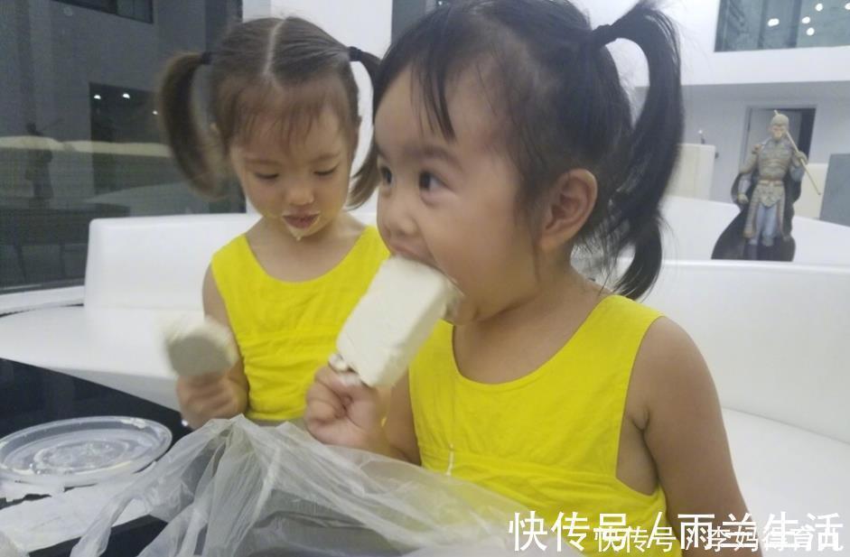 走红|“贪吃宝宝”走红,菜市场偷啃猪头肉和腊肠,老板看见却笑得不行