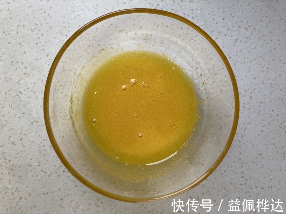 小饼|最近孩子迷上了这小饼,不加一滴水不加一滴油,酥脆可口,太香了