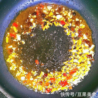 豆瓣酱|蜜酱香煎豆腐就这么做，新手也能零失败