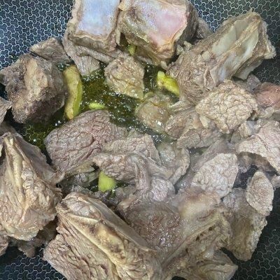 懒人必备这道红烧牛排和牛腩，简单几步，十分钟就上桌