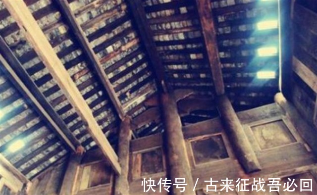 木屋$老农住价值8亿金丝楠木木屋,100万卖给投资商,今搬回乡下盖新房