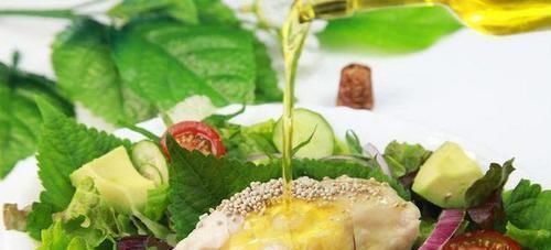 汁草|加速胃部病变的5种食物,若一个都不爱吃,胃癌也会离你更远