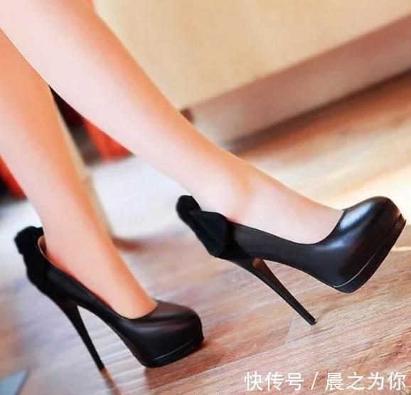 女神 细跟鞋就是女神的标配,闪耀出贵族之气!