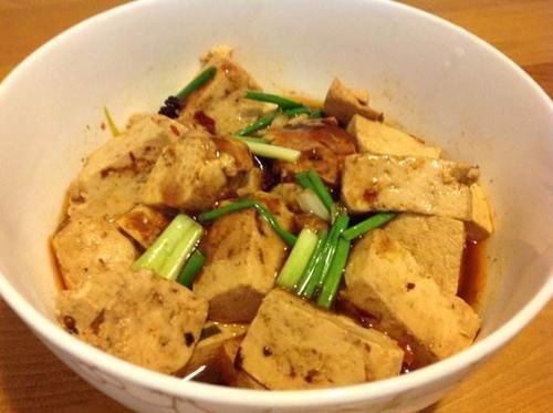  岳阳旅游，这11道本土特色美食不容错过，让你品味湖南风味