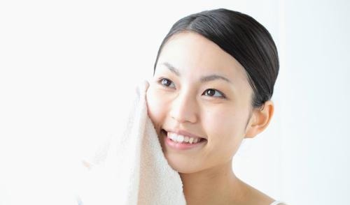 皮肤 女人不管奔几,洗脸后要懂得“3不要”,不然再贵护肤品也白用
