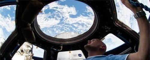 国际空间站里的氧气是从何而来的,太空漂浮十几年,为什么耗不尽