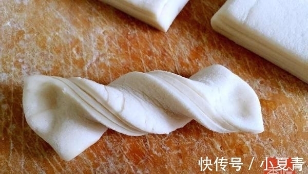 发酵|天一热, 全家就都馋这道菜, 做好后连饭都省了, 一大锅吃的特干净