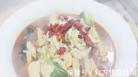 汤水|解锁经典川菜水煮肉片家常做法，肉片香辣软嫩，开胃又下饭