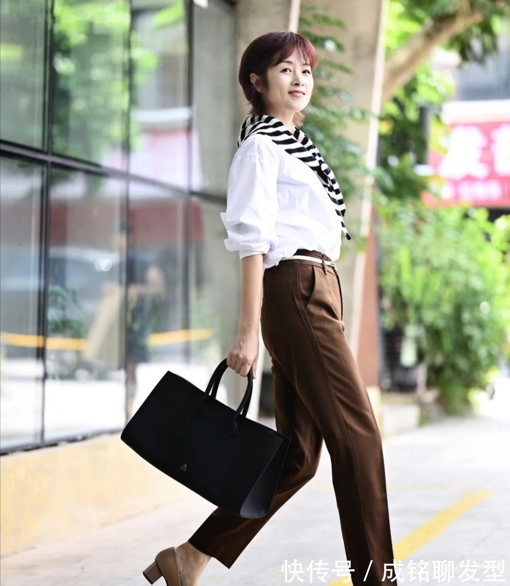 裤装|50+穿搭博主圈粉无数,穿衣搭配超好看,时尚果然与年纪长相无关