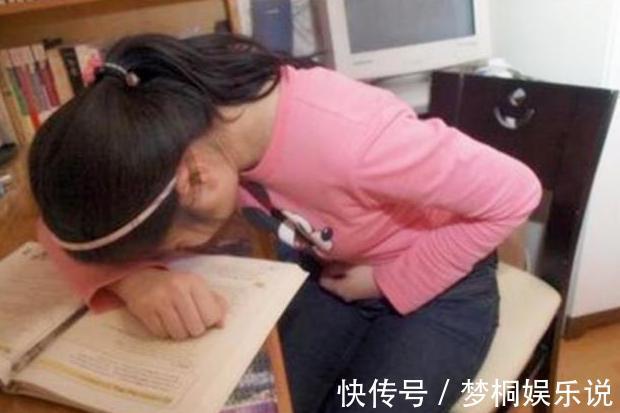 热水|央视多次曝光!保温杯变成“索命杯”,热水倒进去2秒就变成毒水