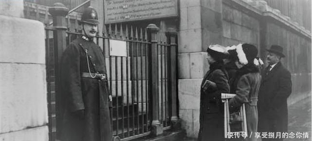 名画|一名英国女性曾将名画《镜前的维纳斯》连砍七刀