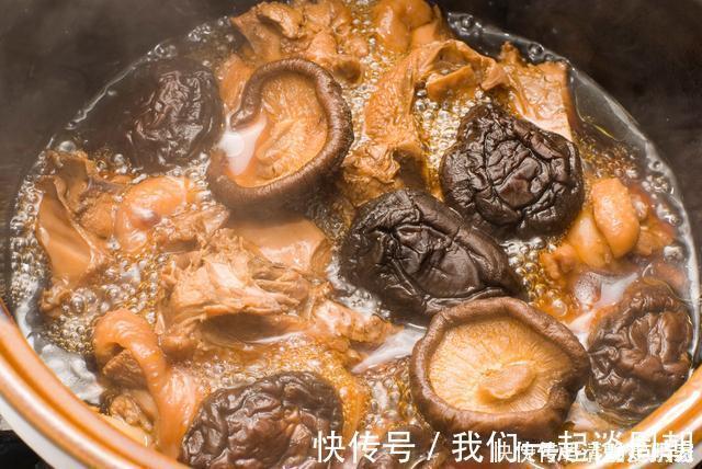 大厨|鸡肉焯水是大忌,不管鲜鸡还是冻肉,大厨教你这样做,鲜嫩有营养