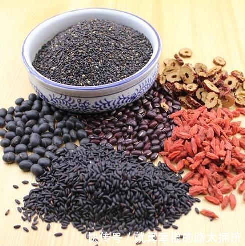 黑色食物|失眠多梦、焦虑不安，就这样吃这样按，速效助眠！