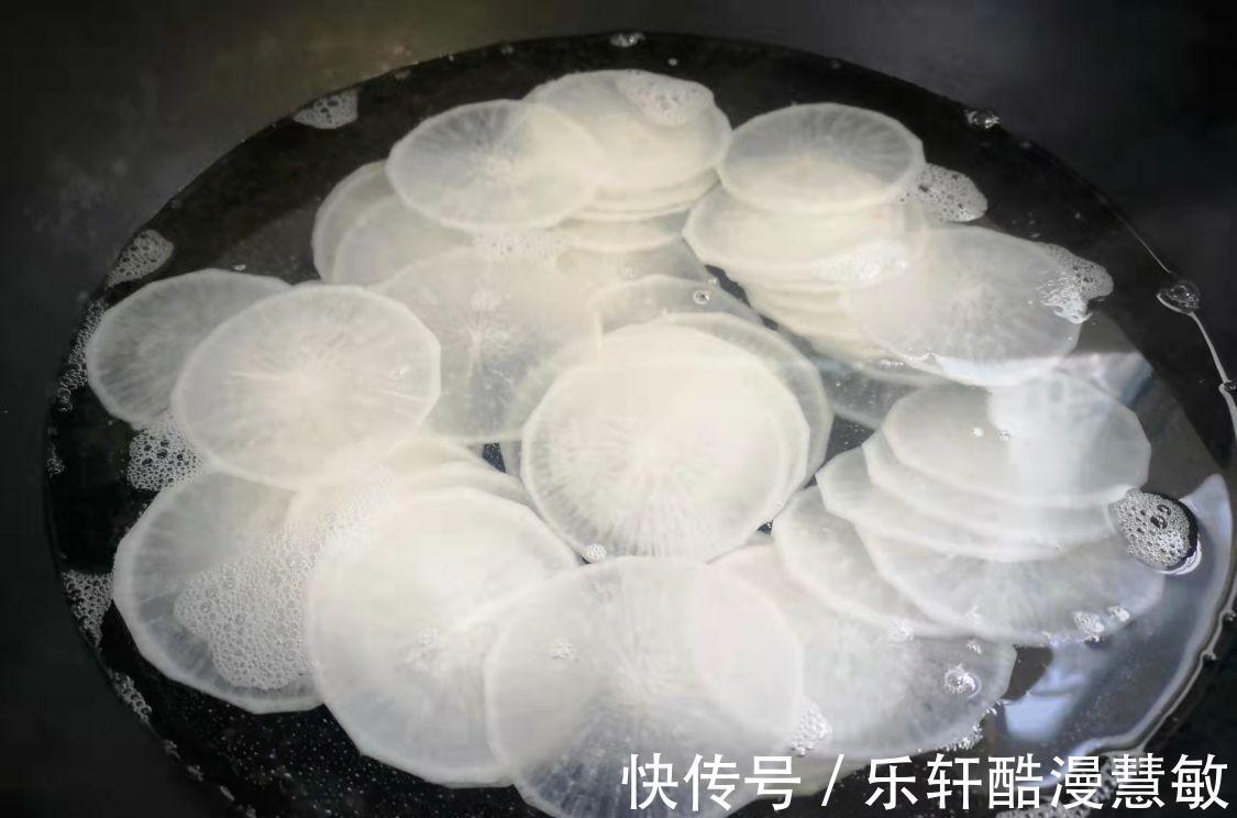 清热润肺|眼下最该吃的食材,5毛钱一斤,常给老人孩子吃,清热润肺真不错