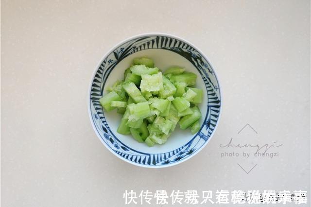 45岁阿姨轻断食午餐,走红朋友圈,网友:吃这么多还不胖,佩服