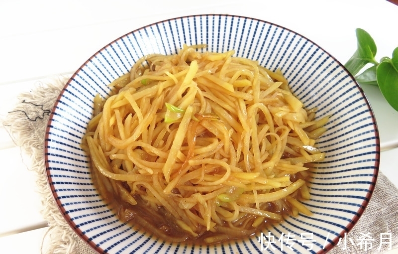 味道|回娘家，我给70岁的妈妈炒了土豆丝，妈妈：还是以前的老味道！