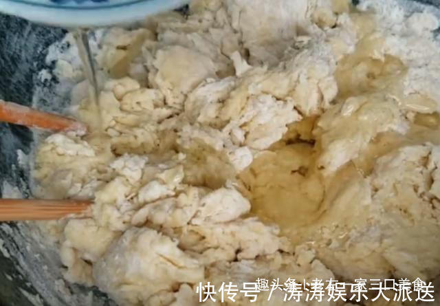 雪花梨|一个雪梨两个鸡蛋,教你意想不到的吃法,香甜美味,吃过念念不忘