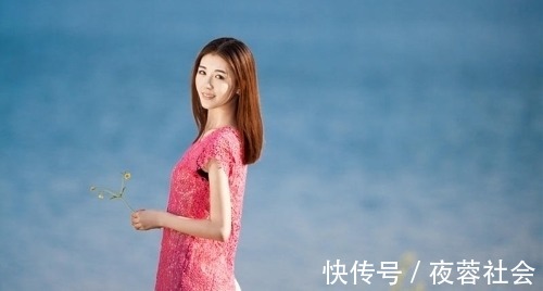 瘦影@七绝十二首:柔情缱绻人不语,眼底云波万里山