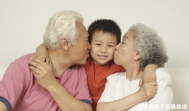 乖宝宝|发现孩子有4个行为,家长该打就要打,长大后想改来不及