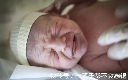 配方|新生儿除了吃就是睡?还有一件事不容忽视,新手爸妈一定要会观察