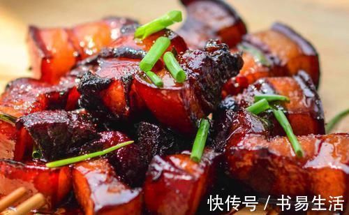 做红烧肉，不要直接加水炖，多做这一步，一个人吃一盘都不会腻