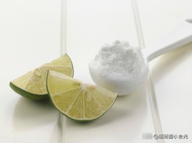 食用碱|小苏打和食用碱到底怎么用？原来区别这么大，下次别再用错了