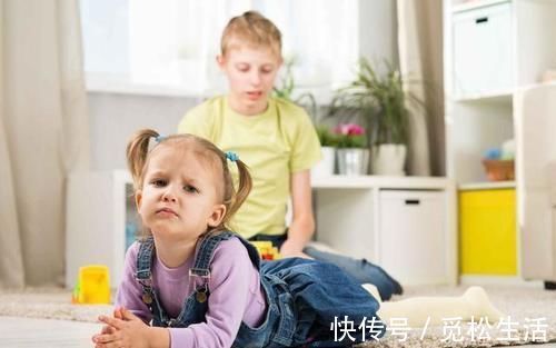 思维能力|宝宝“讨人嫌”的2个动作,家长先别生气,这是大脑在发育的表现