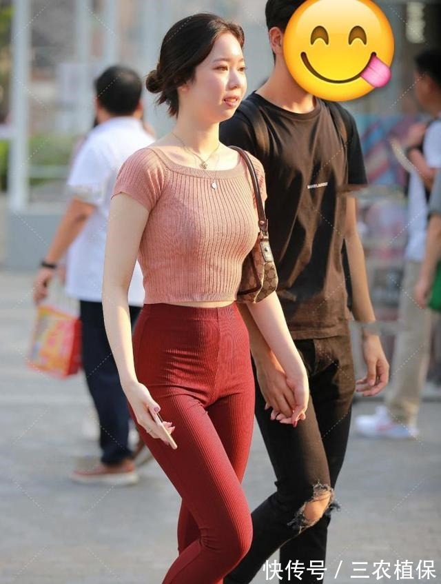 减龄 粉色青春减龄，红色热情似火，两者搭配，尽显复古气质！