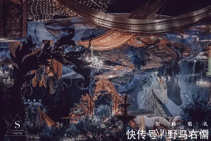 中世纪@用浓烈的色彩和精美的造型,带你感受一场沉浸式的北欧神话婚礼