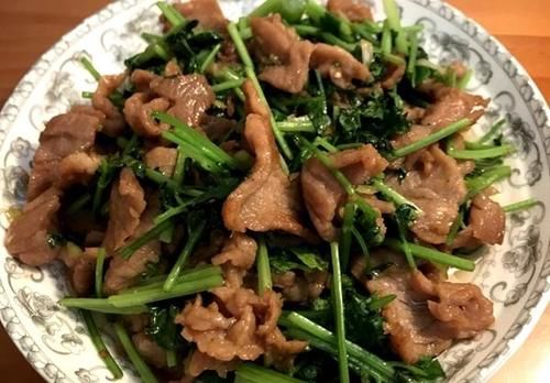 简单却不失美味的家常炒菜，营养开胃又健康，家人百吃不厌！