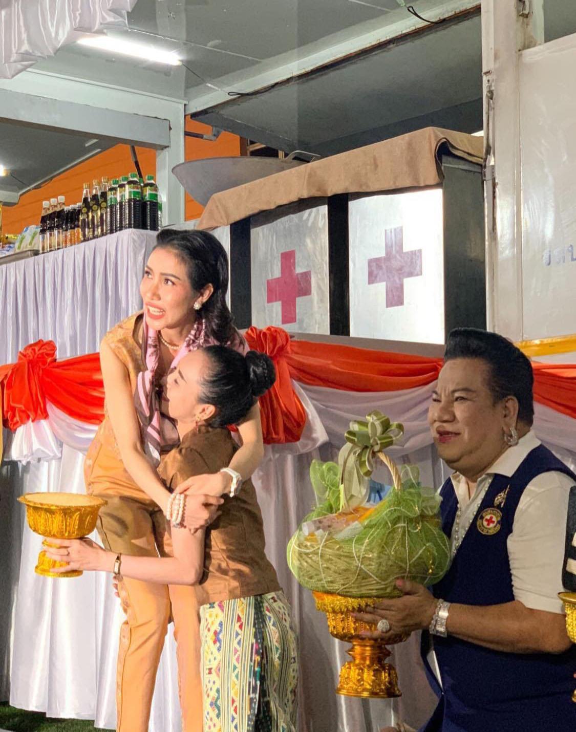 姨太太|诗尼娜贵妃打扮成民国姨太太,男粉丝的表情亮了